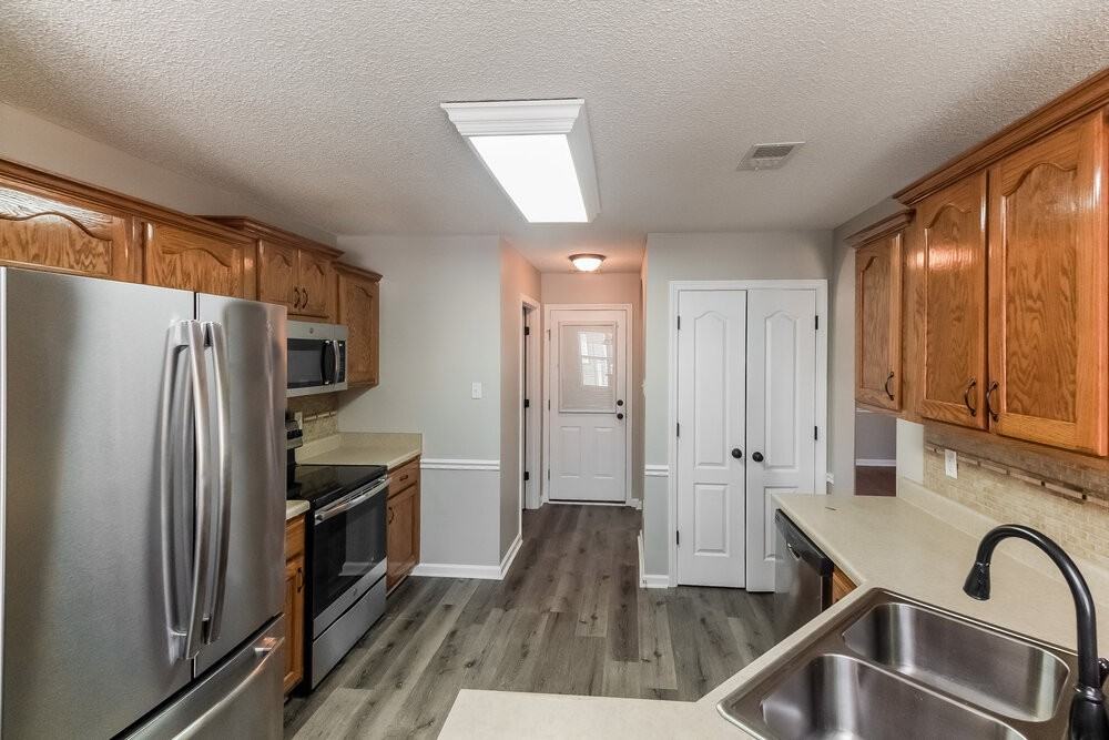 13106 Sandbourne S - Photo 7 of 17