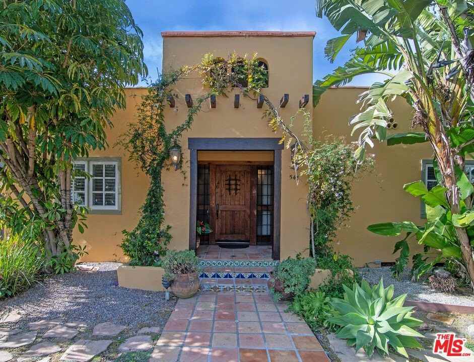 543 N Las Palmas Ave - Photo 7 of 43