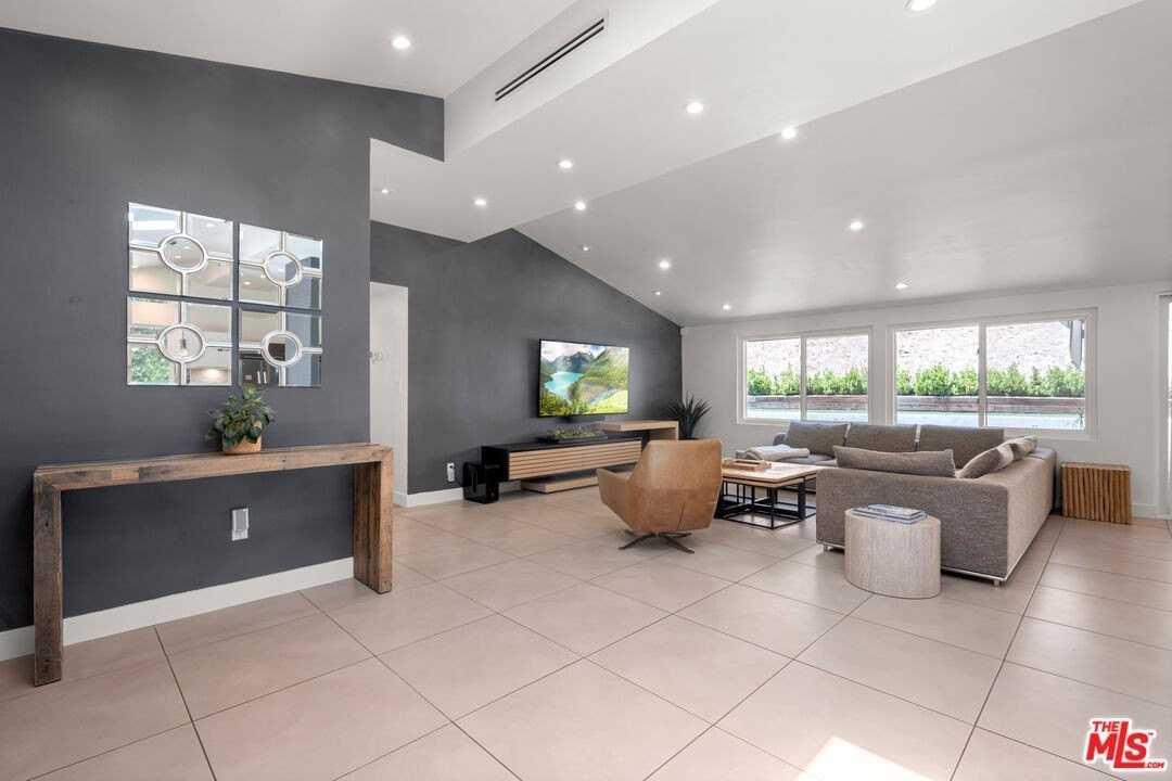 20159 Hatteras St Unit 20157 #20157 - Photo 6 of 50