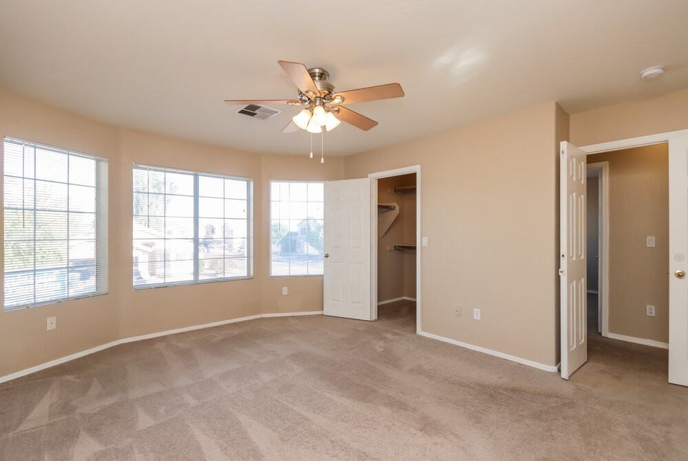 969 E Elgin St - Photo 7 of 15