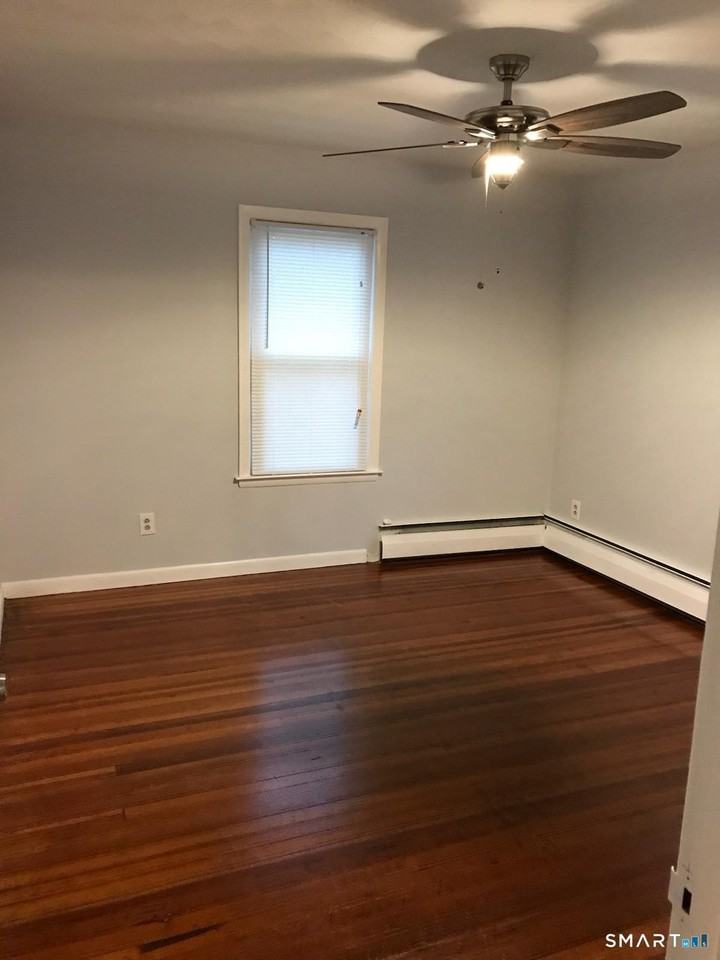 118 Woodland St - Photo 5 of 7