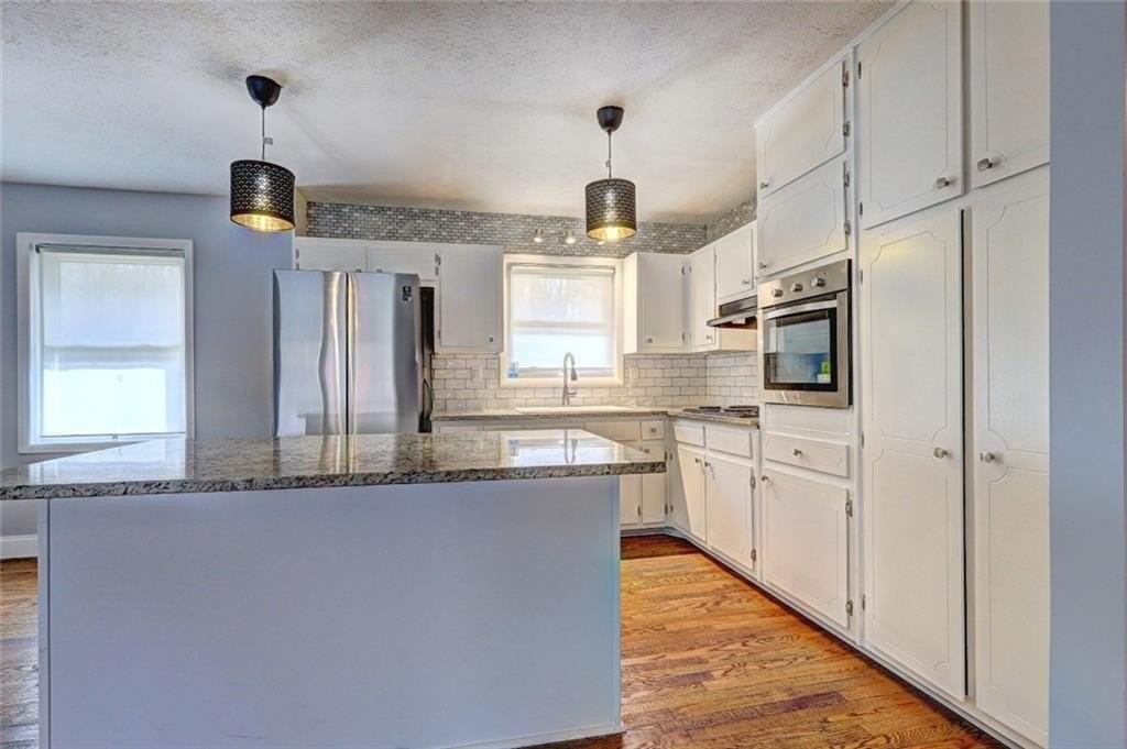 667 Tara Cir Se - Photo 2 of 21