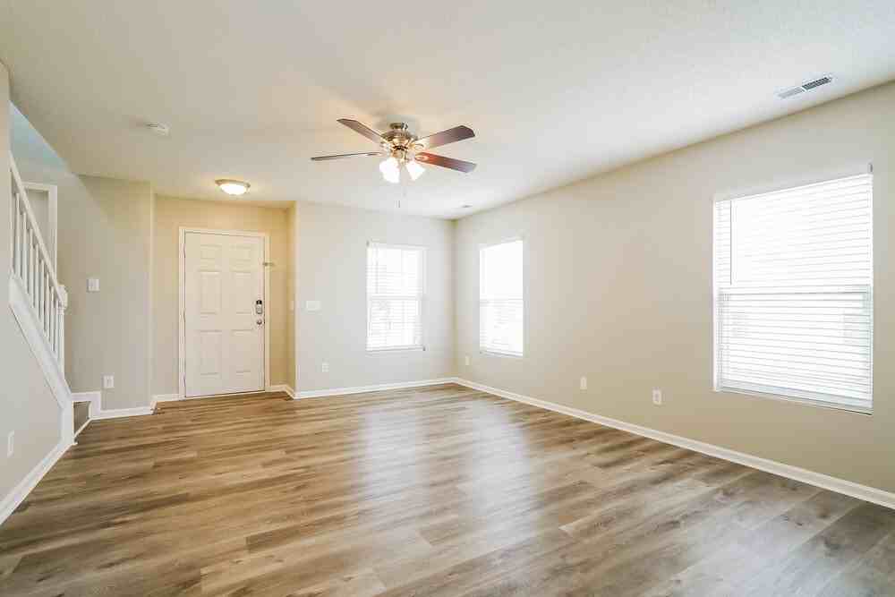 3752 Tryon Ridge Dr - Photo 5 of 17