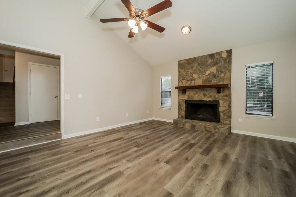 6824 Creekwood Dr - Photo 5 of 17