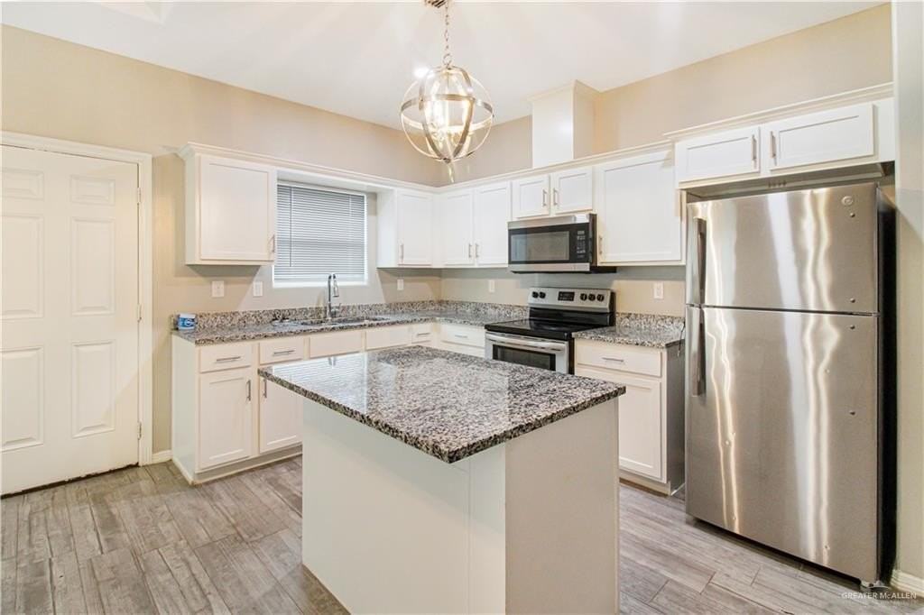 1817 Stauffer St Unit 2 #2 - Photo 3 of 12