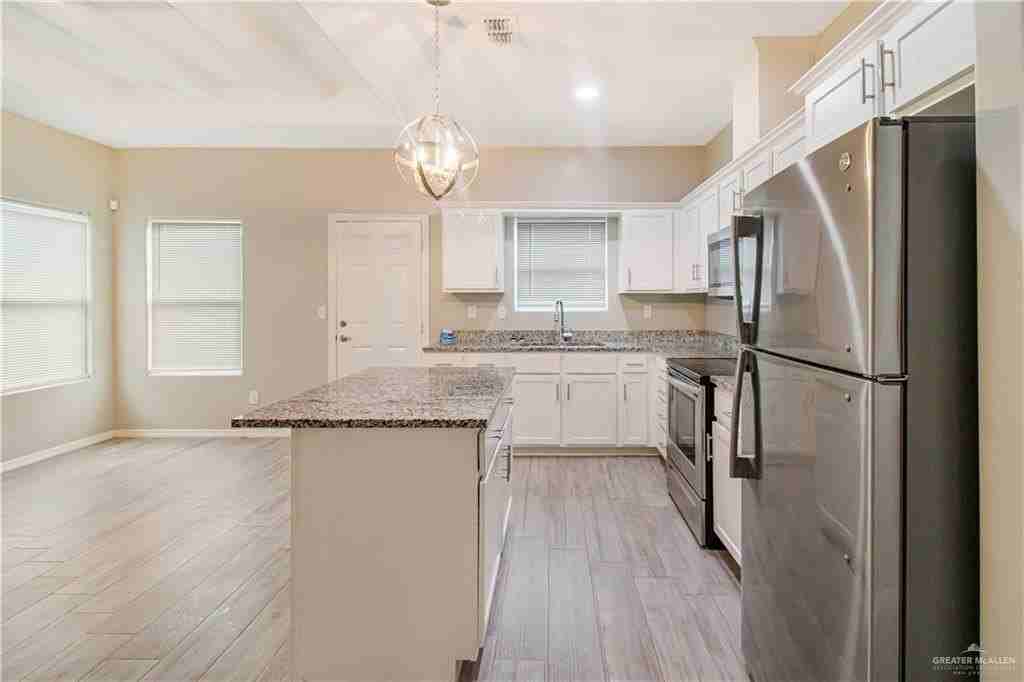 1817 Stauffer St Unit 2 #2 - Photo 4 of 12