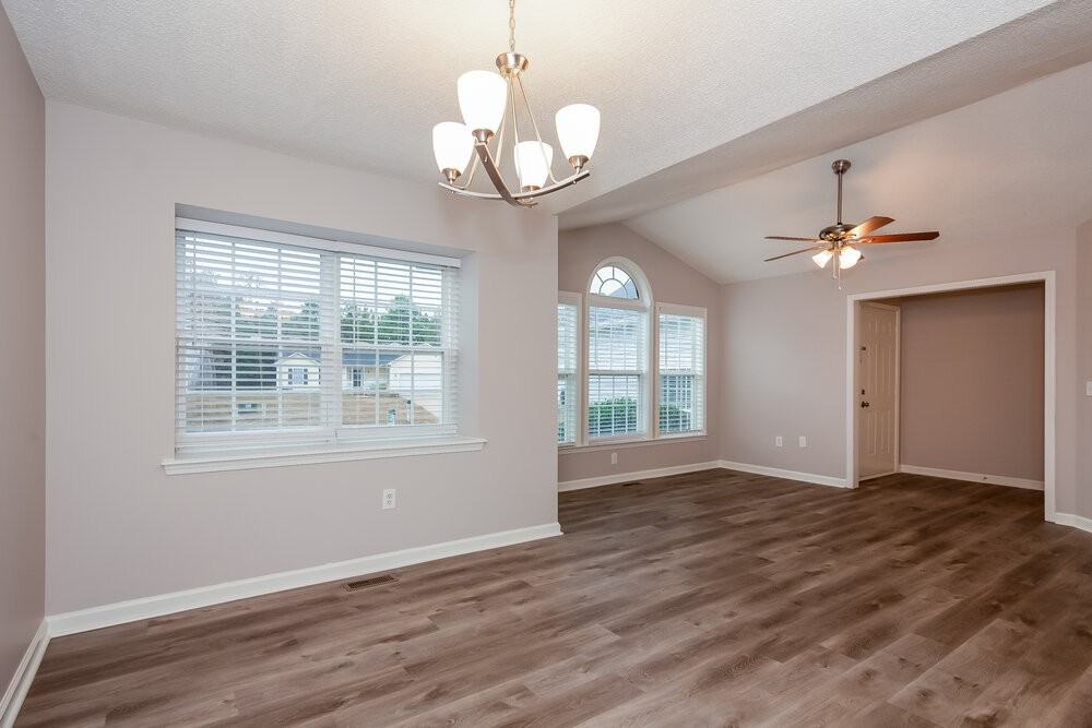 818 Highlander Ct - Photo 4 of 16