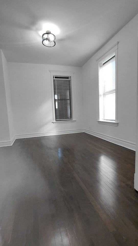 2543 S Saint Louis Ave Unit 2r #2R - Photo 2 of 9