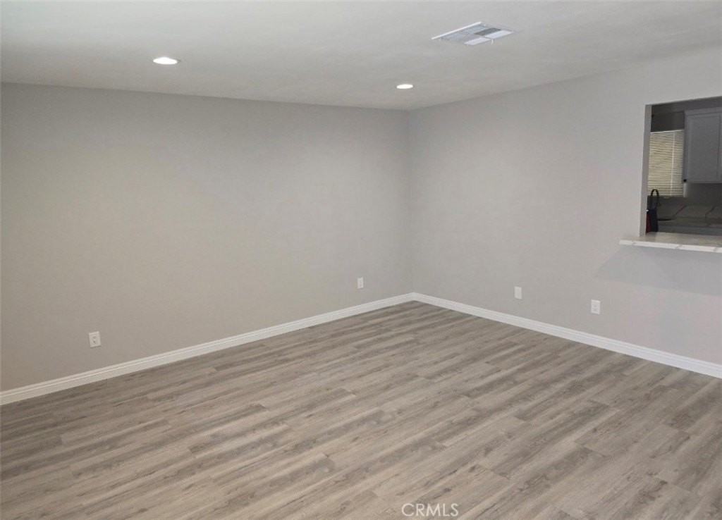 18605 New Hampshire St #B - Photo 6 of 10