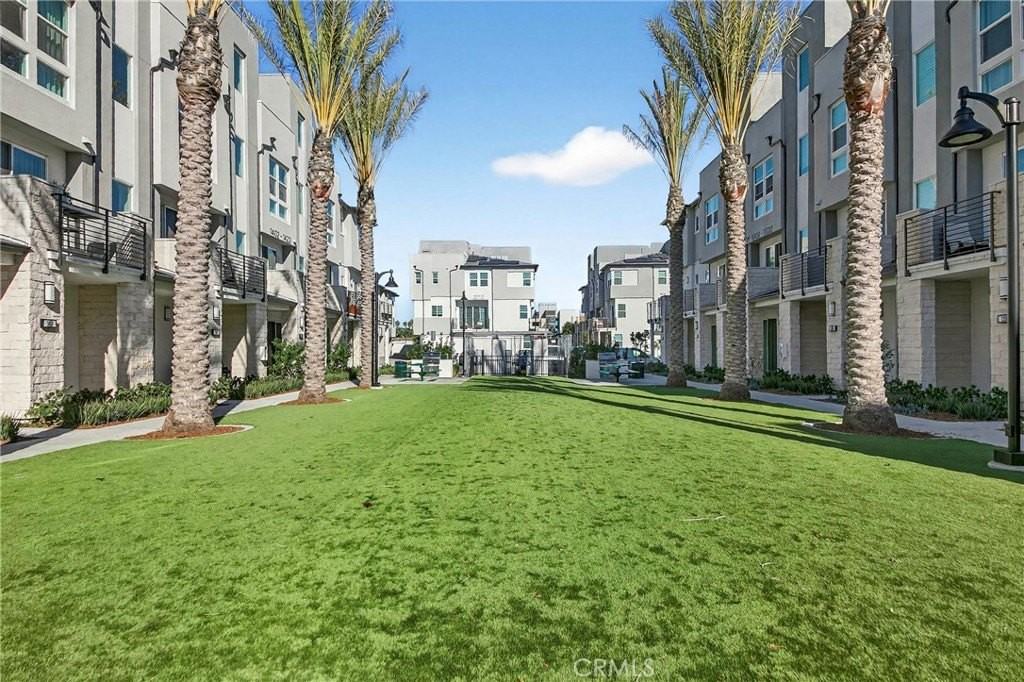 1615 W Bushell St - Photo 4 of 44