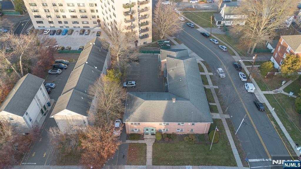 138 Clinton Pl ## 7c - Photo 3 of 12