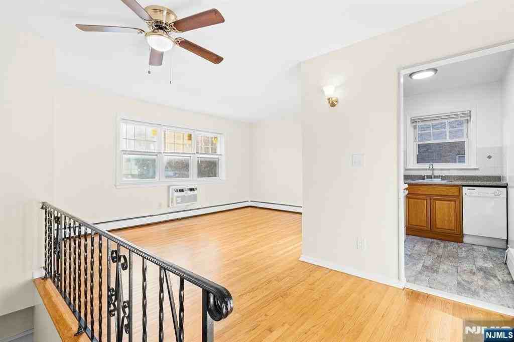 138 Clinton Pl ## 7c - Photo 7 of 12