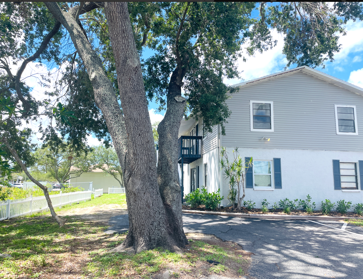 4480 76th Ave N - Photo 4 of 5