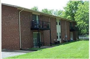 featured image of 915 Ewing Boulevard