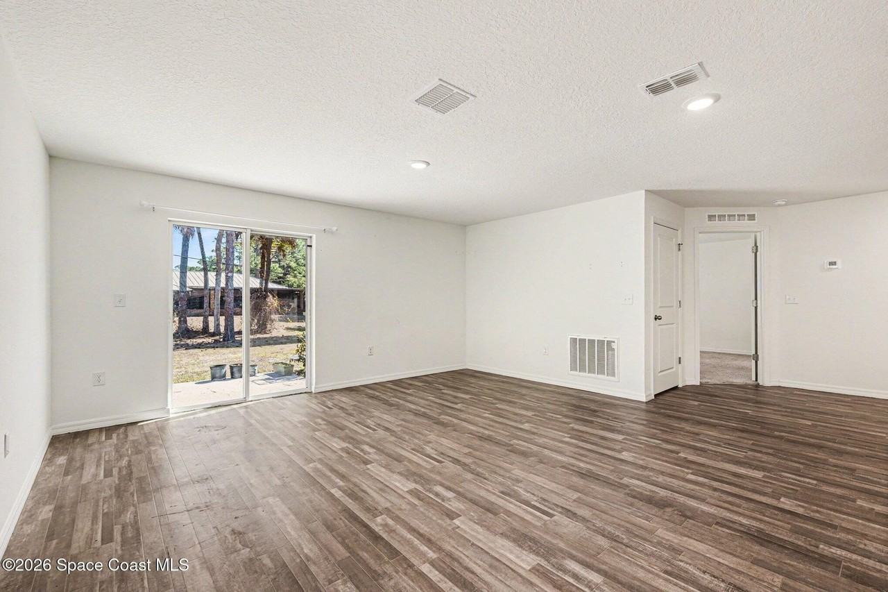 711 Darlington Ave Sw - Photo 3 of 27