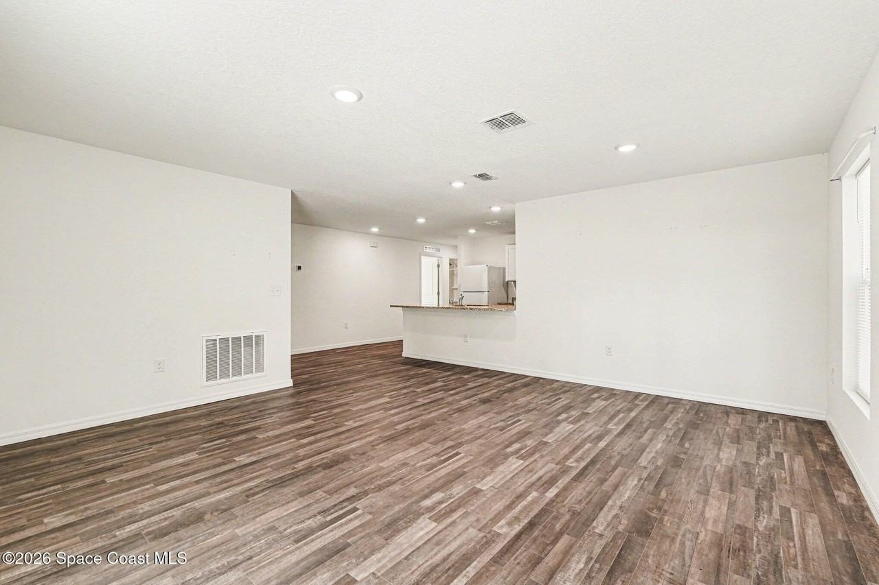 711 Darlington Ave Sw - Photo 4 of 27