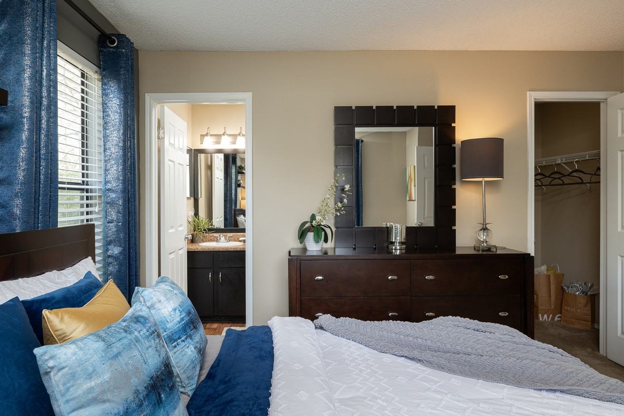 District at Hamilton Place - Photo 6 of 43