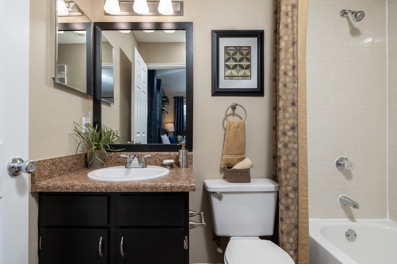 District at Hamilton Place - Photo 7 of 43