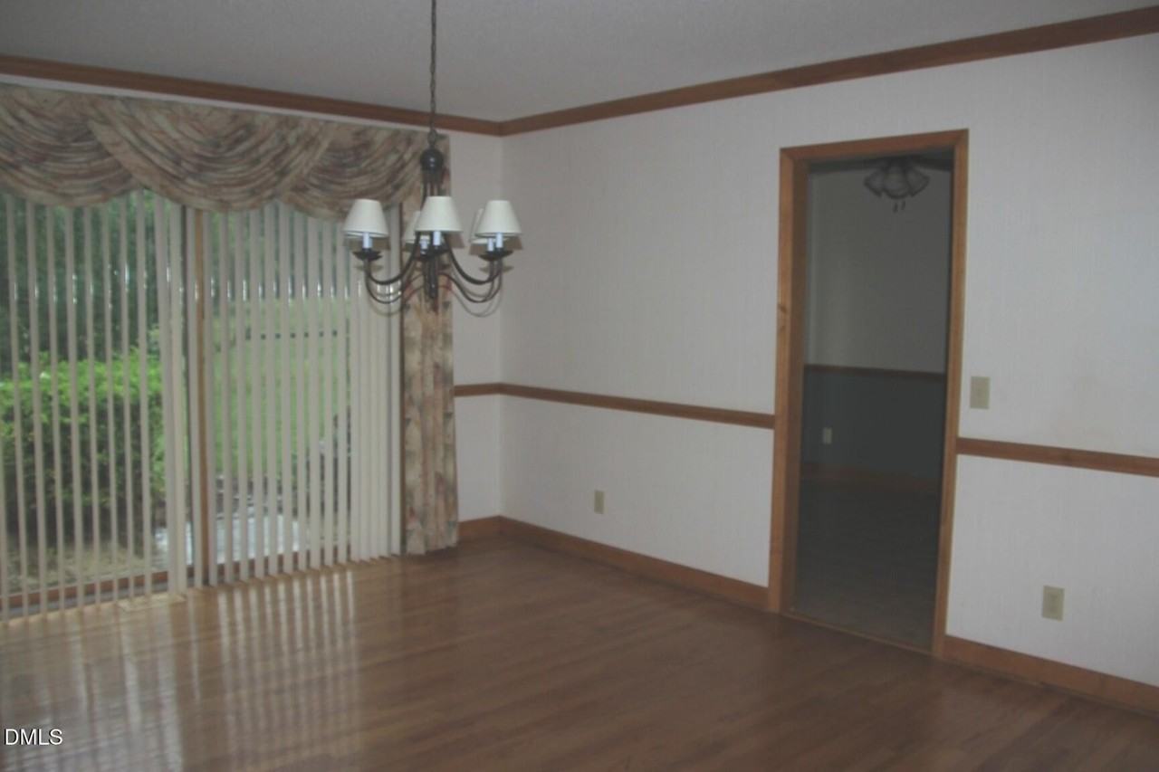 7925 Ragan Rd - Photo 5 of 18