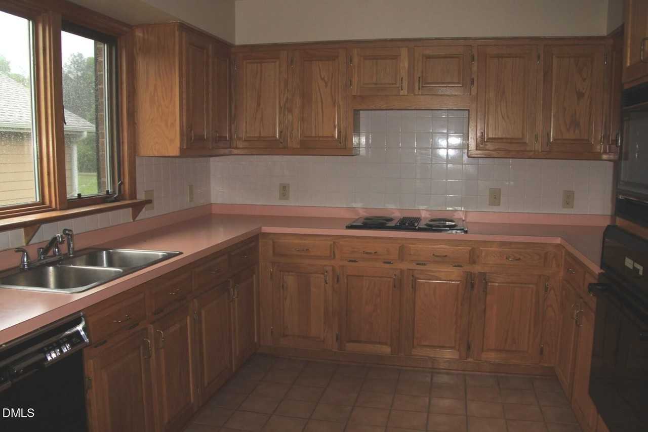 7925 Ragan Rd - Photo 6 of 18