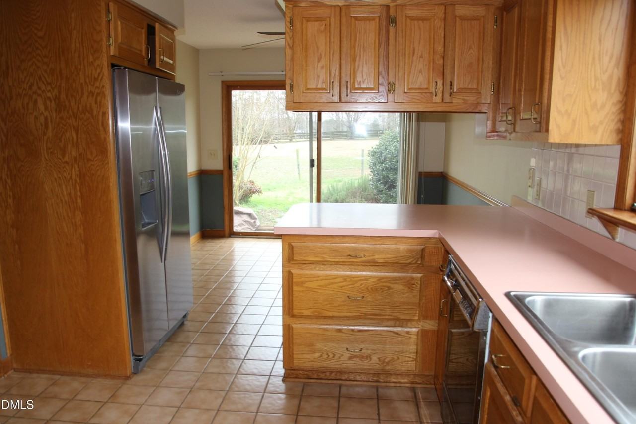 7925 Ragan Rd - Photo 7 of 18