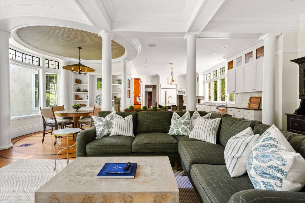 427 Westfield St #1262021P - Photo 4 of 50