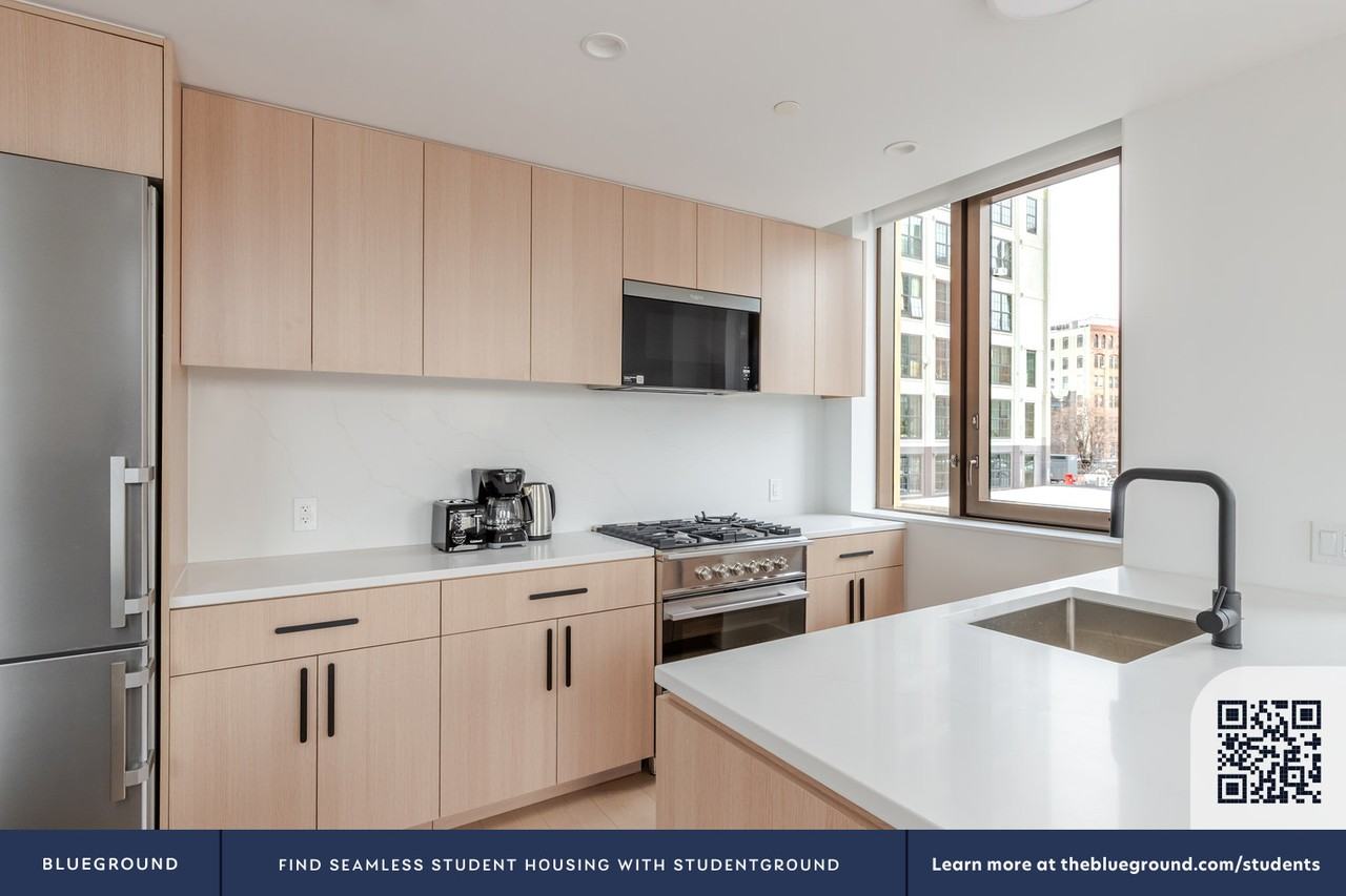 482 Kent Avenue - Photo 6 of 29