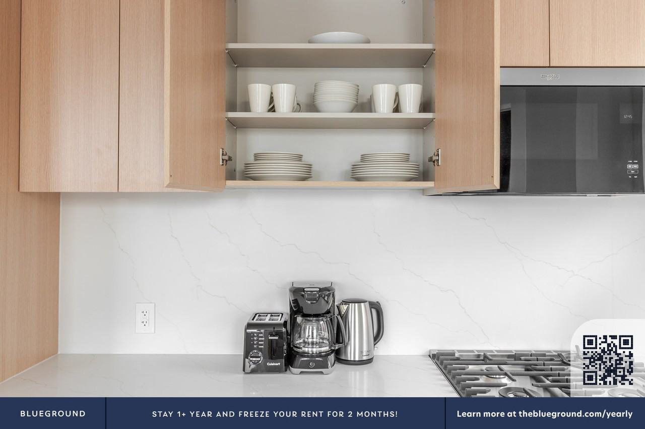 482 Kent Avenue - Photo 7 of 29