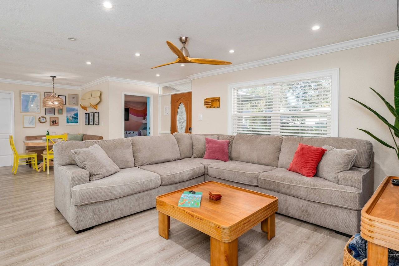 12402 92nd Ter #1325641P - Photo 5 of 50