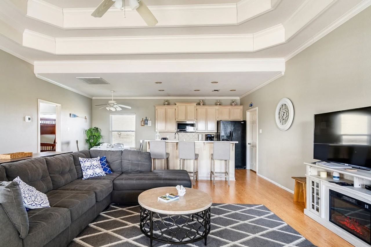 3229 Castle Dr #1353849P - Photo 4 of 50
