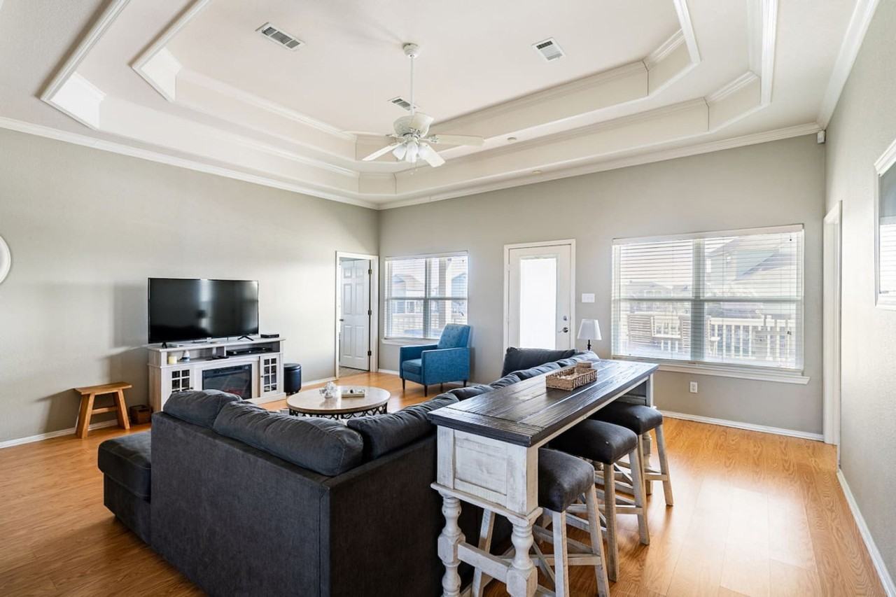 3229 Castle Dr #1353849P - Photo 5 of 50