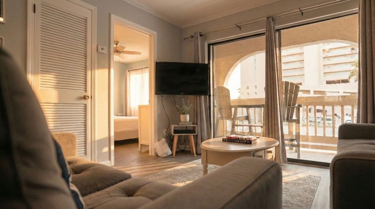 924 W Beach Blvd #1364784P - Photo 3 of 9