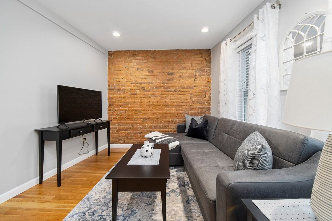 348 North St #1364252P - Photo 3 of 10