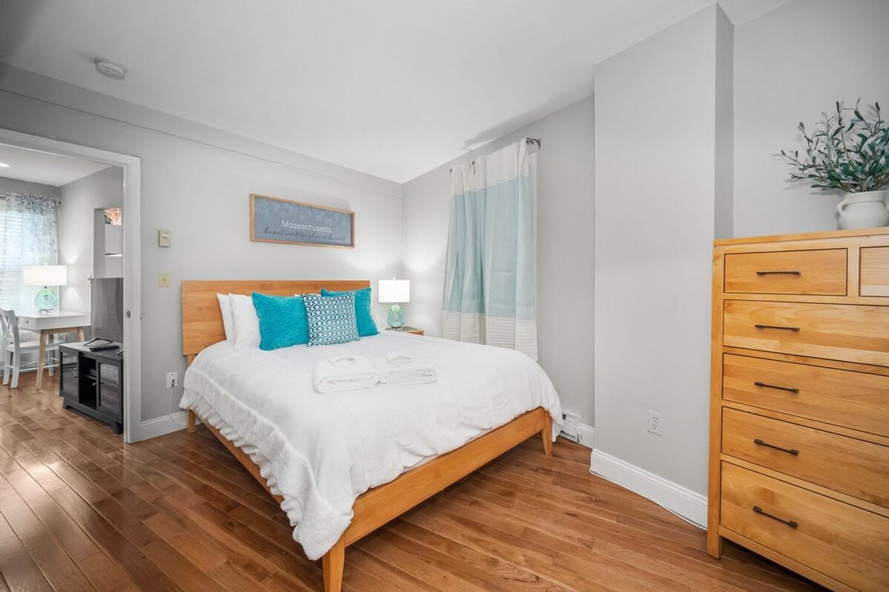 19 Clark St #1364246P - Photo 7 of 13