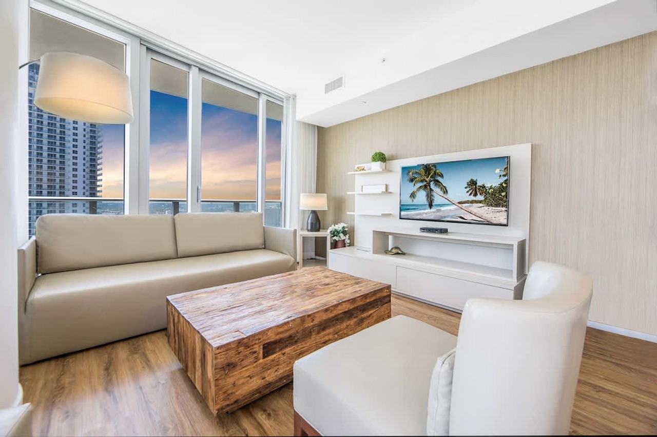 4011 South Ocean Drive - Photo 6 of 68