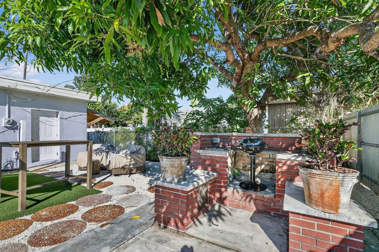 823 Avenida Hermosa #1380018P - Photo 3 of 41