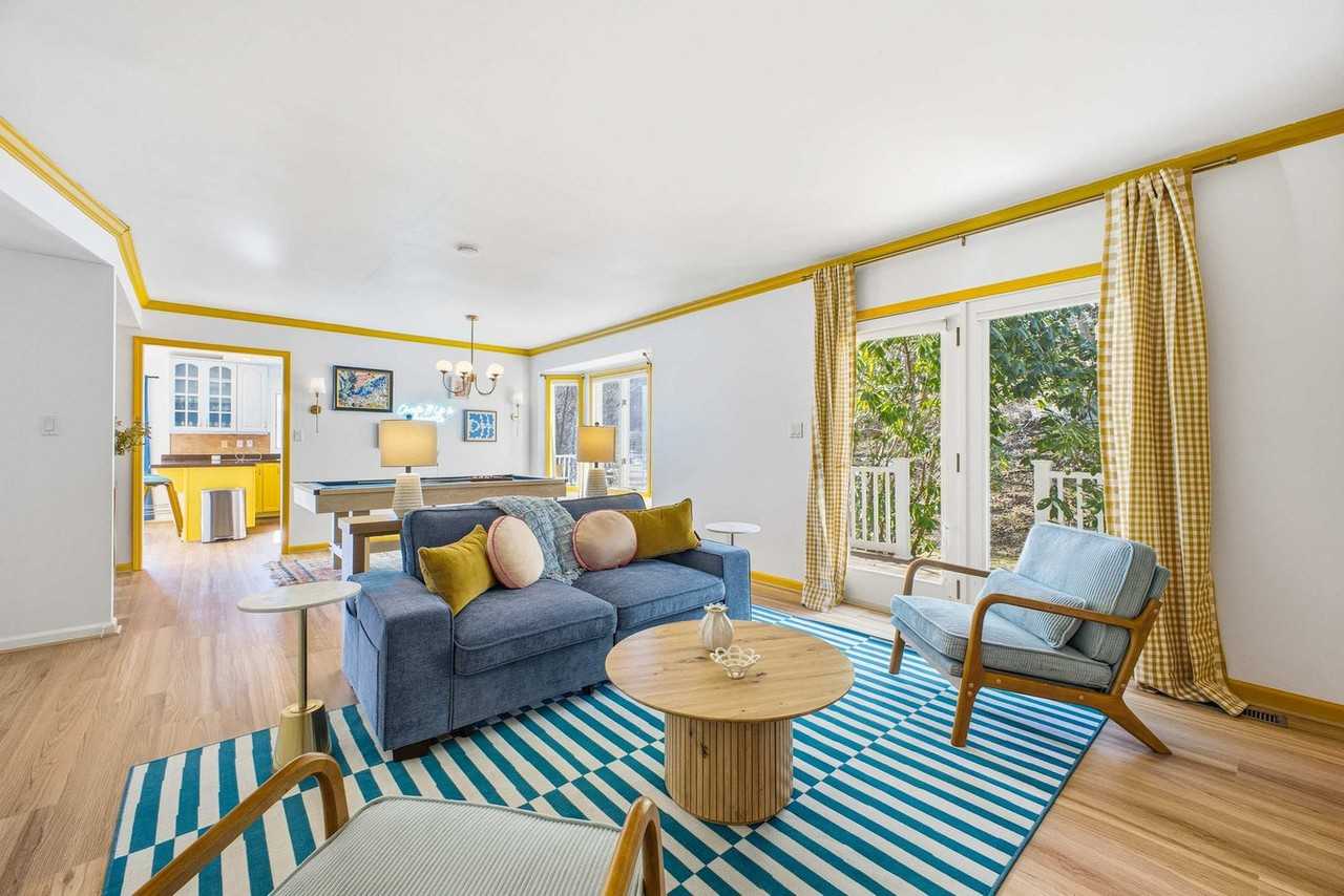 12 Apple Tree Way #1382970P - Photo 4 of 50