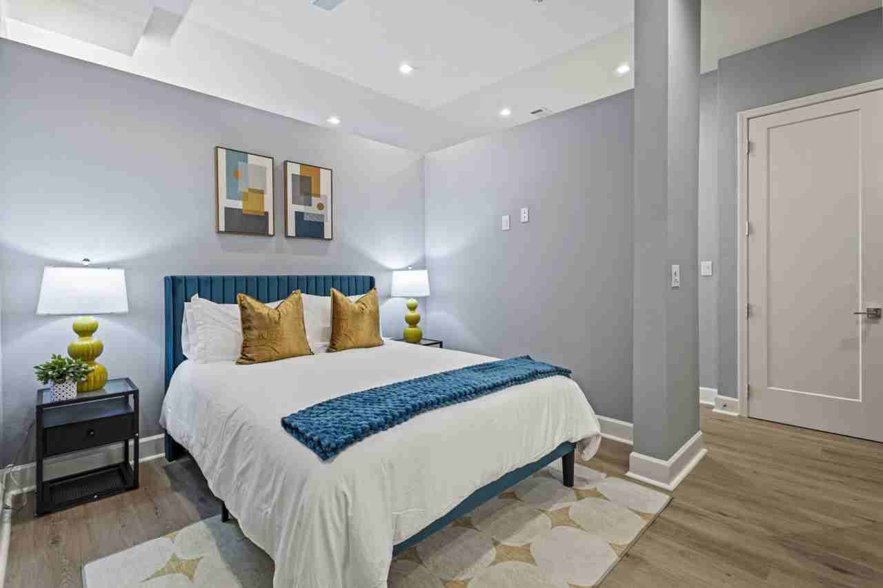 1812 Hickory St #1383538P - Photo 4 of 50