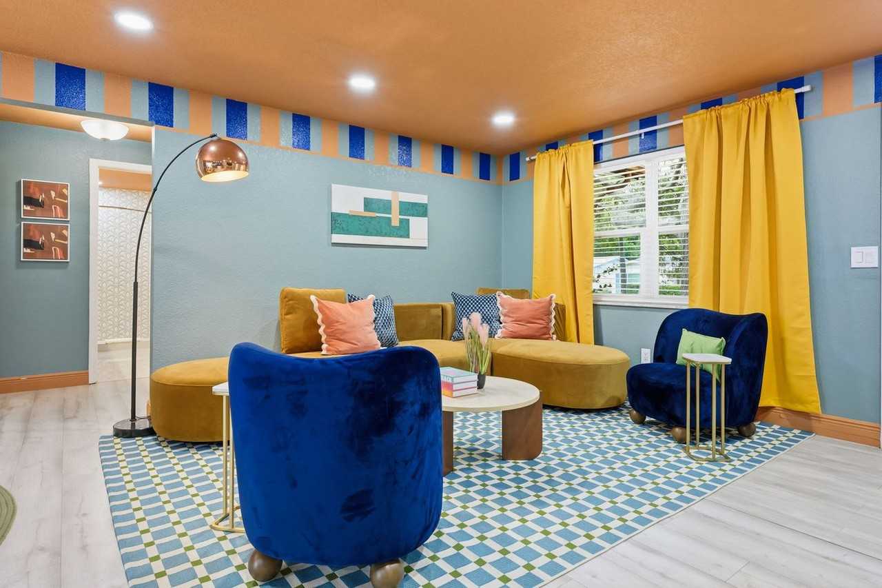 507 Shore Dr #1404264P - Photo 3 of 48