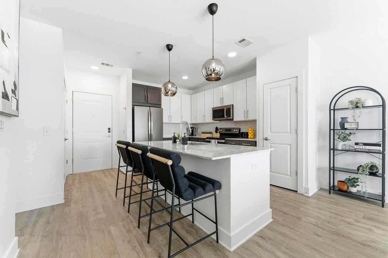 220 Bill Kennedy Way Se #1460017P - Photo 3 of 21