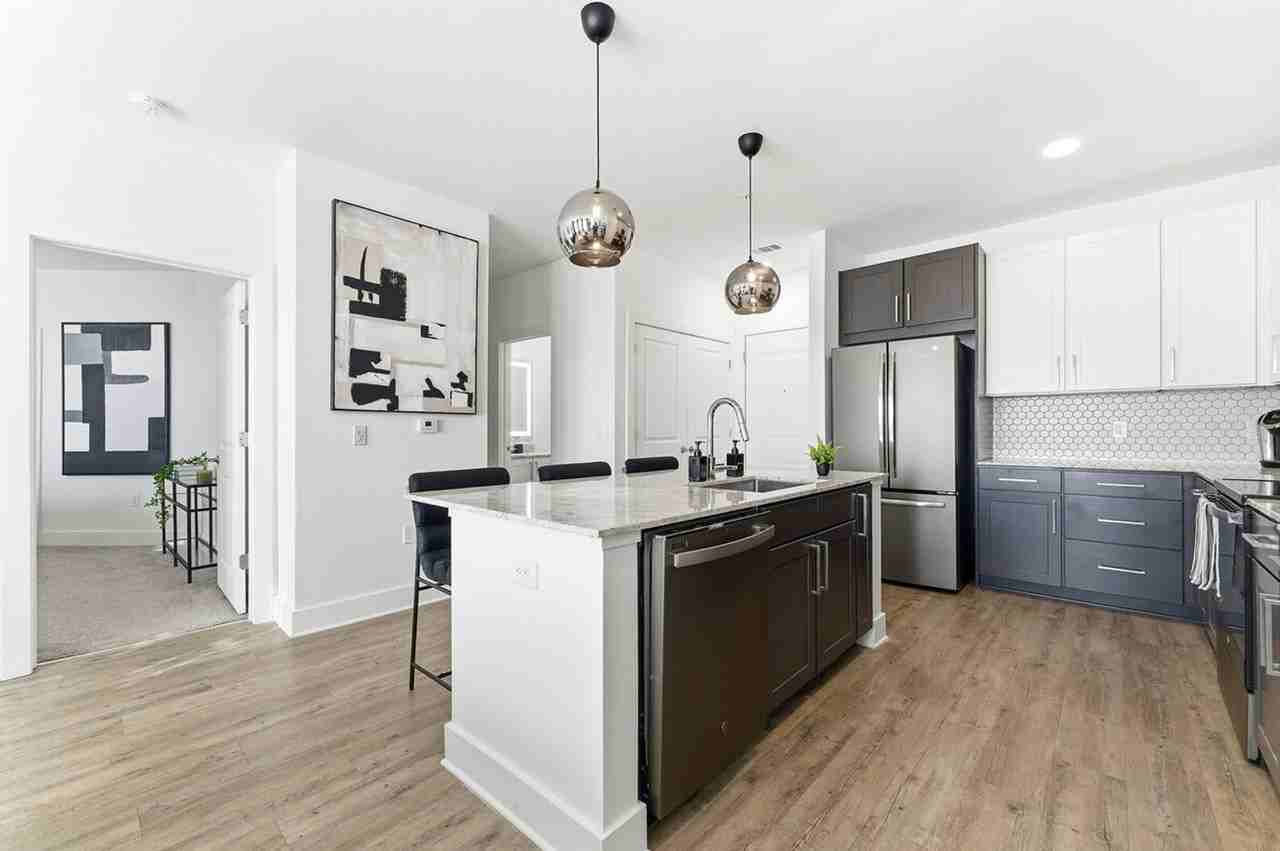 220 Bill Kennedy Way Se #1460017P - Photo 4 of 21