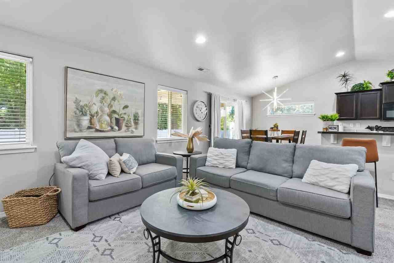 2023 E Elm Grove Dr #1460911P - Photo 2 of 45