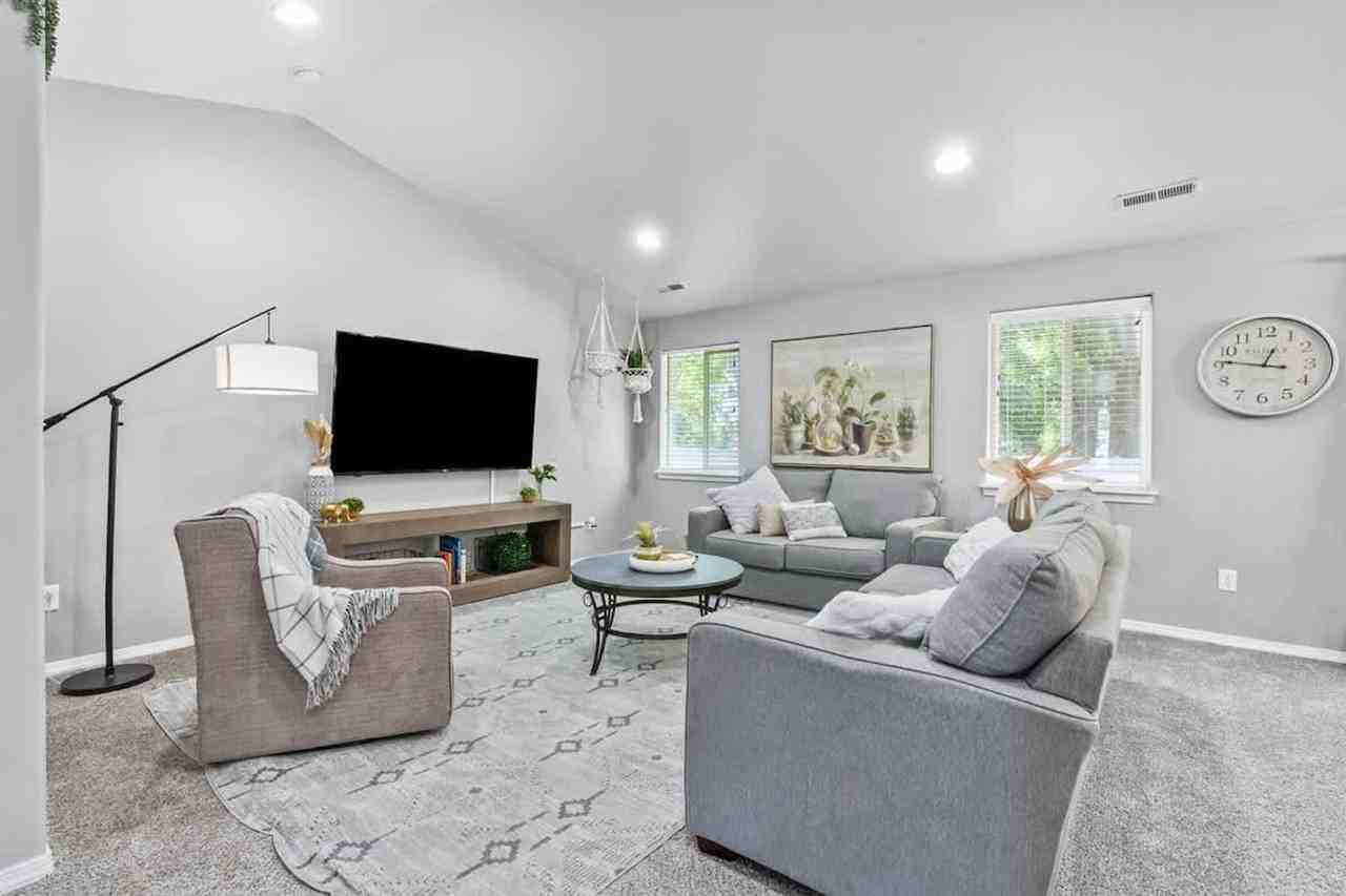 2023 E Elm Grove Dr #1460911P - Photo 4 of 47