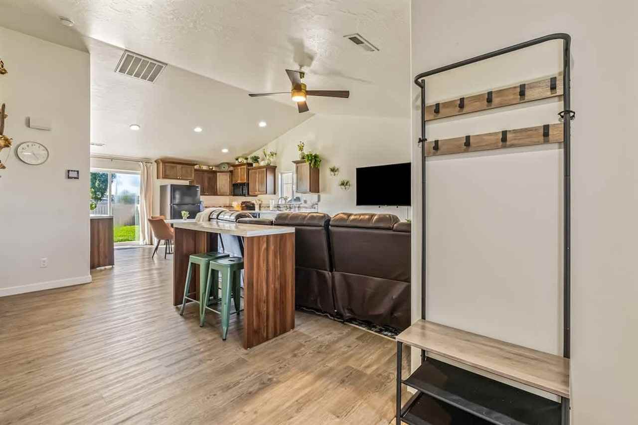 103 N Voyage Ave #1460921P - Photo 4 of 23