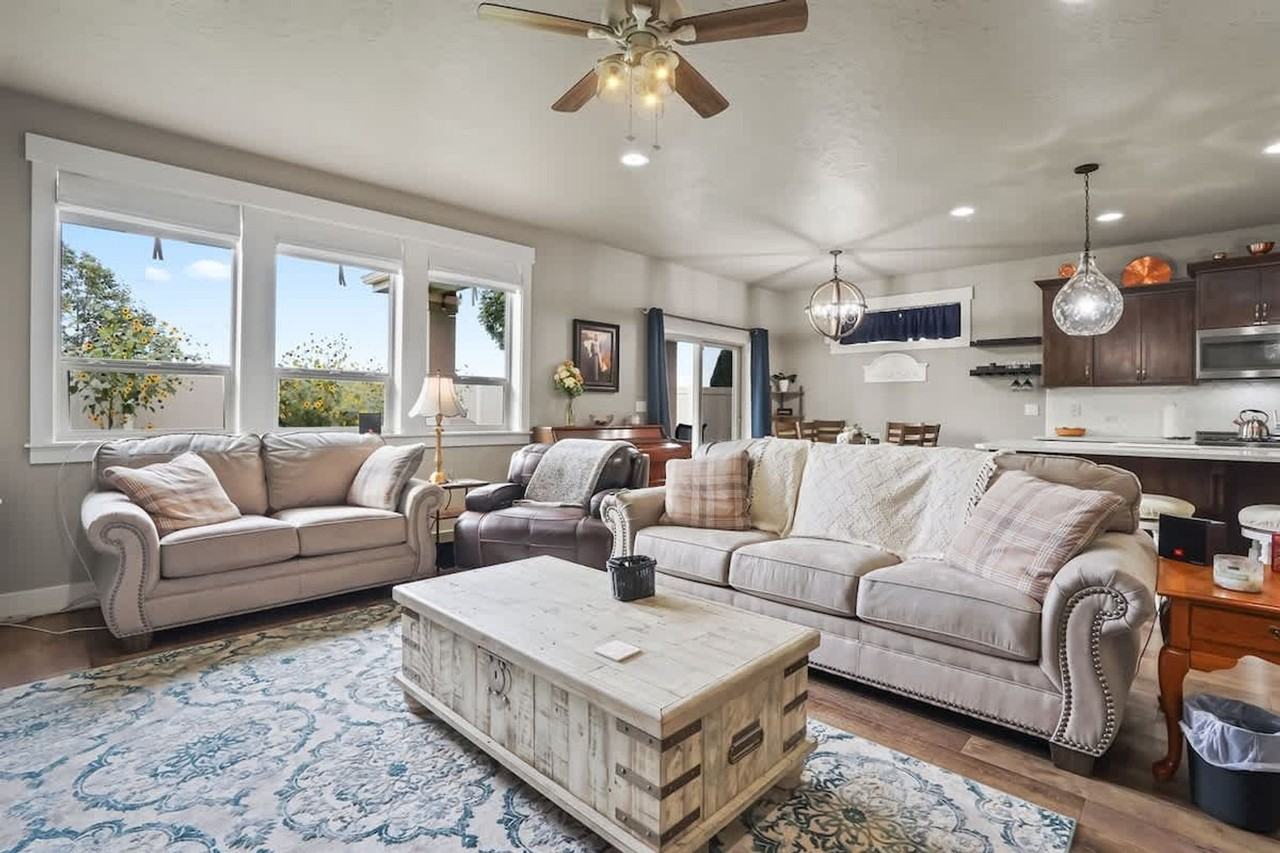 18713 Easter Peak Ave #1460919P - Photo 4 of 39