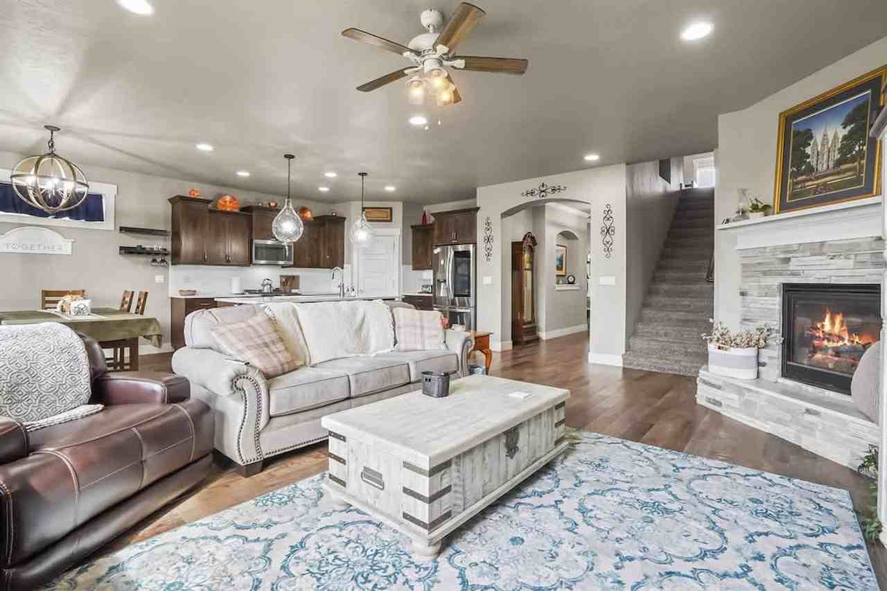 18713 Easter Peak Ave #1460919P - Photo 5 of 39