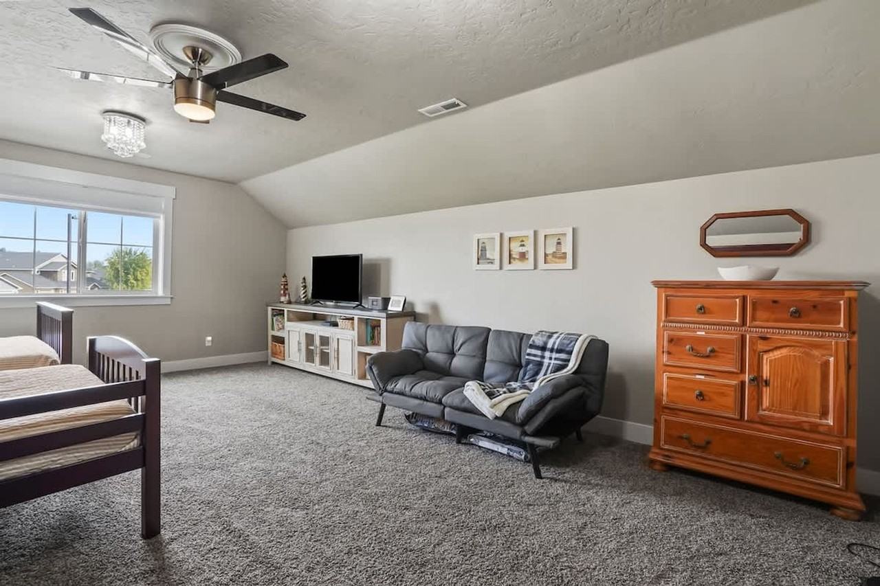 18713 Easter Peak Ave #1460919P - Photo 7 of 39