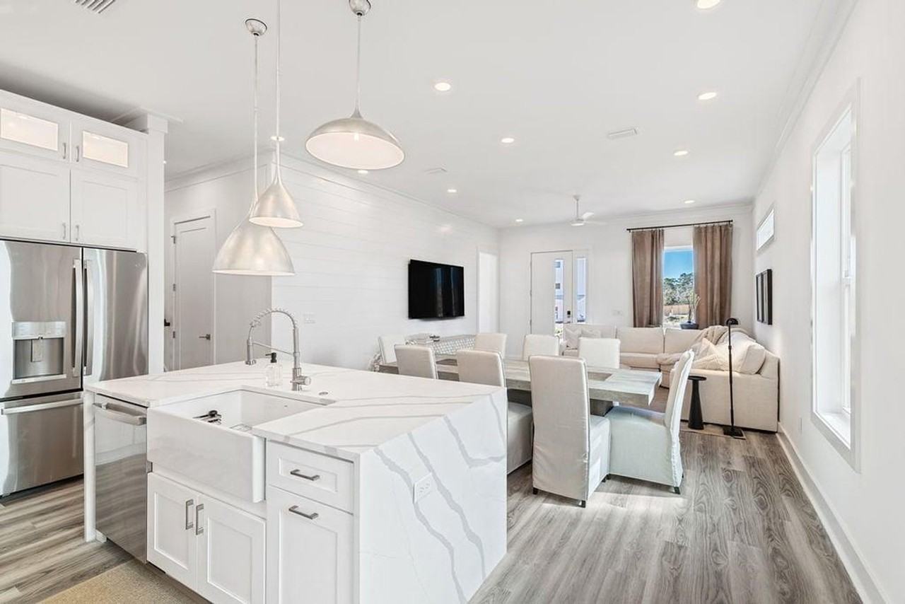 24 Annbella St #1447120P - Photo 2 of 50