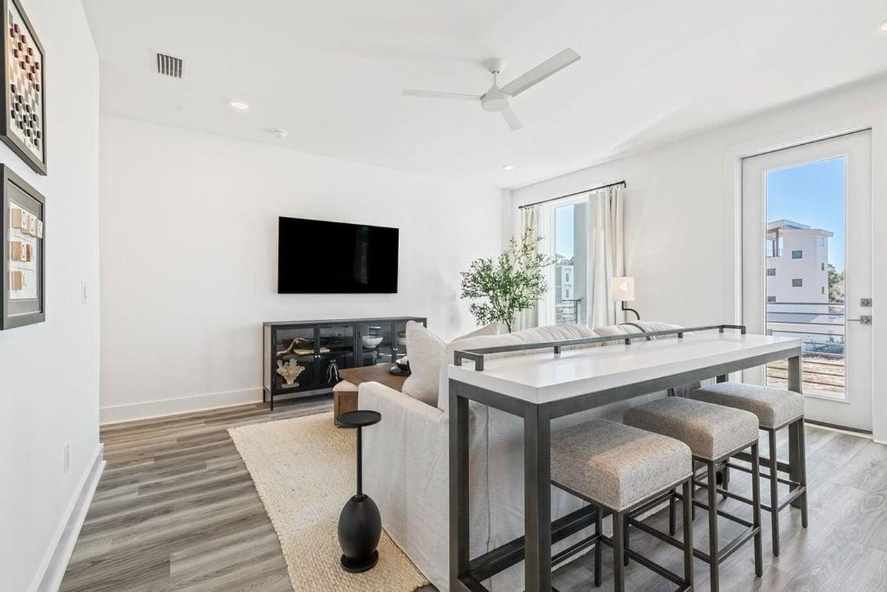 24 Annbella St #1447120P - Photo 5 of 50