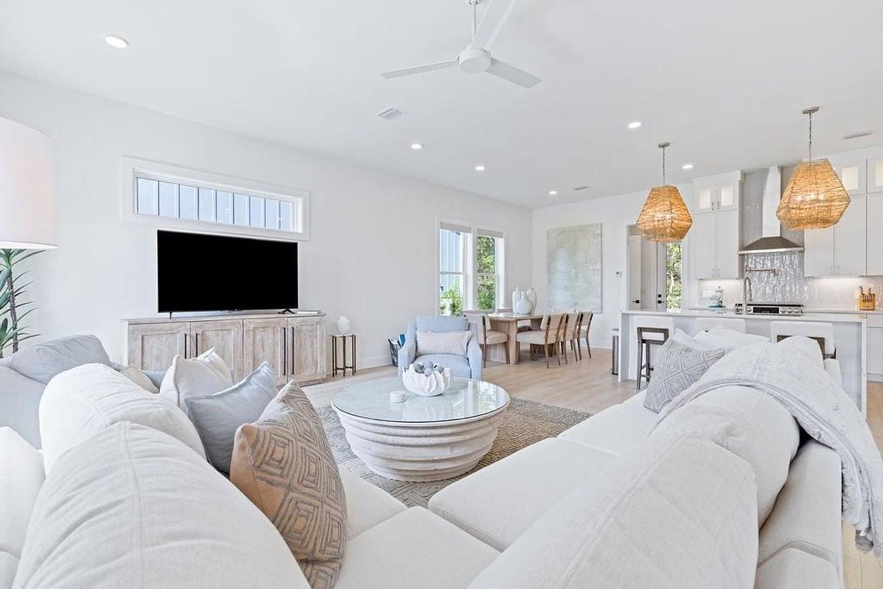 68 Sarah St #1447174P - Photo 2 of 50